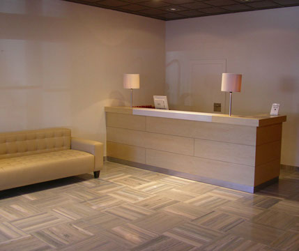 Mostrador de recepción del Hotel Alcázar